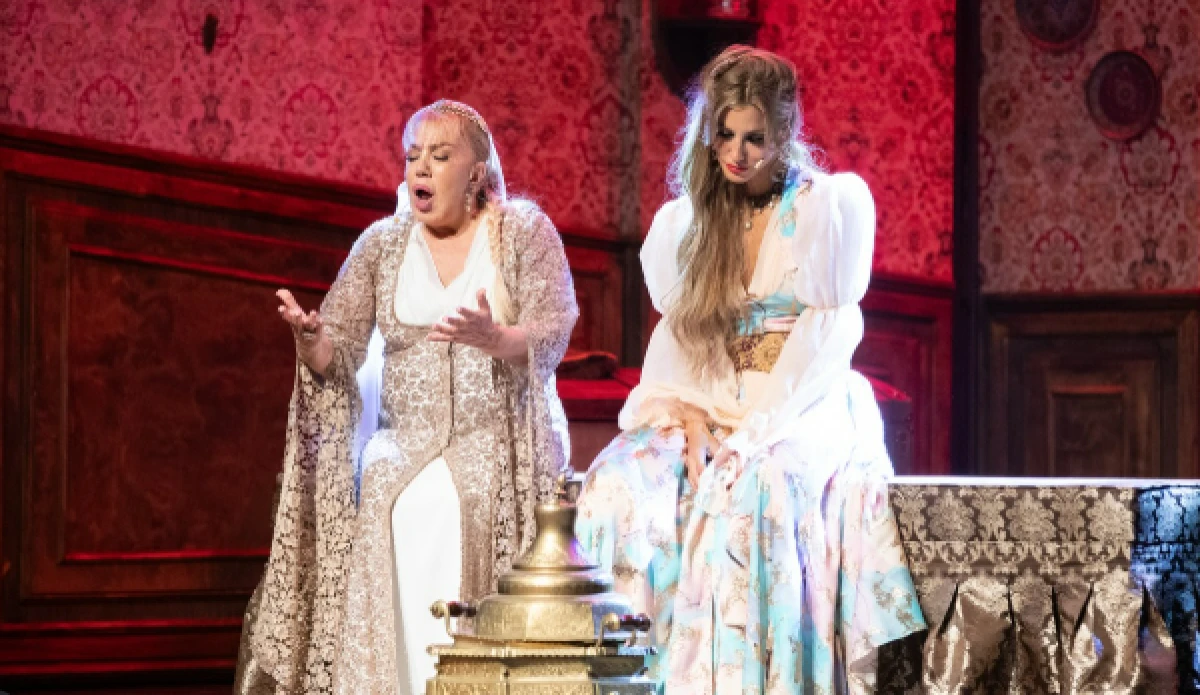 “7 Kocalı Hürmüz” müzikalinde Mine Koşan krizi: “Sahneye geç çıktı” iddiası