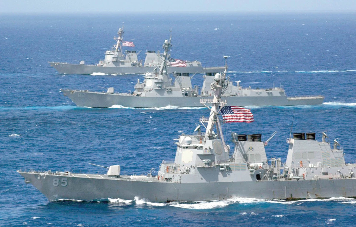 ABD donanmasına ait iki gemi &ccedil;arpıştı