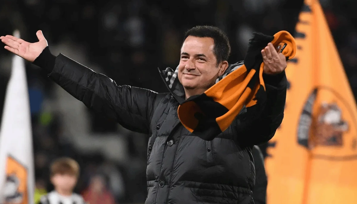 Acun'dan s&uuml;rpriz hamle: G&ouml;z&uuml;n&uuml; eski S&uuml;per Lig yıldızına dikti