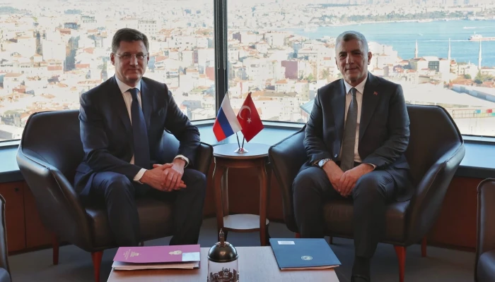 Bakan Bolat, Rusya Başbakan Yardımcısı Novak ile bir araya geldi