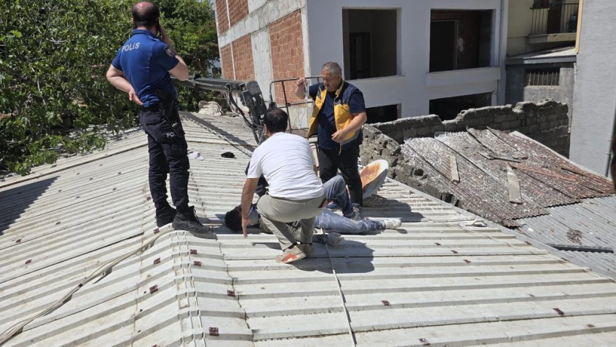 Bursa'da korkun&ccedil; olay! Vin&ccedil; devrildi, 2 iş&ccedil;i yaralandı