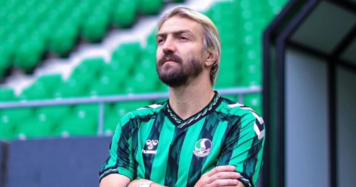 Caner Erkin'den 4 ay sonra gelen a&ccedil;ıklama: Futbola veda etti