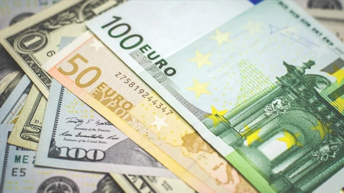 Dolar ve euroda tansiyon yine fırladı! 