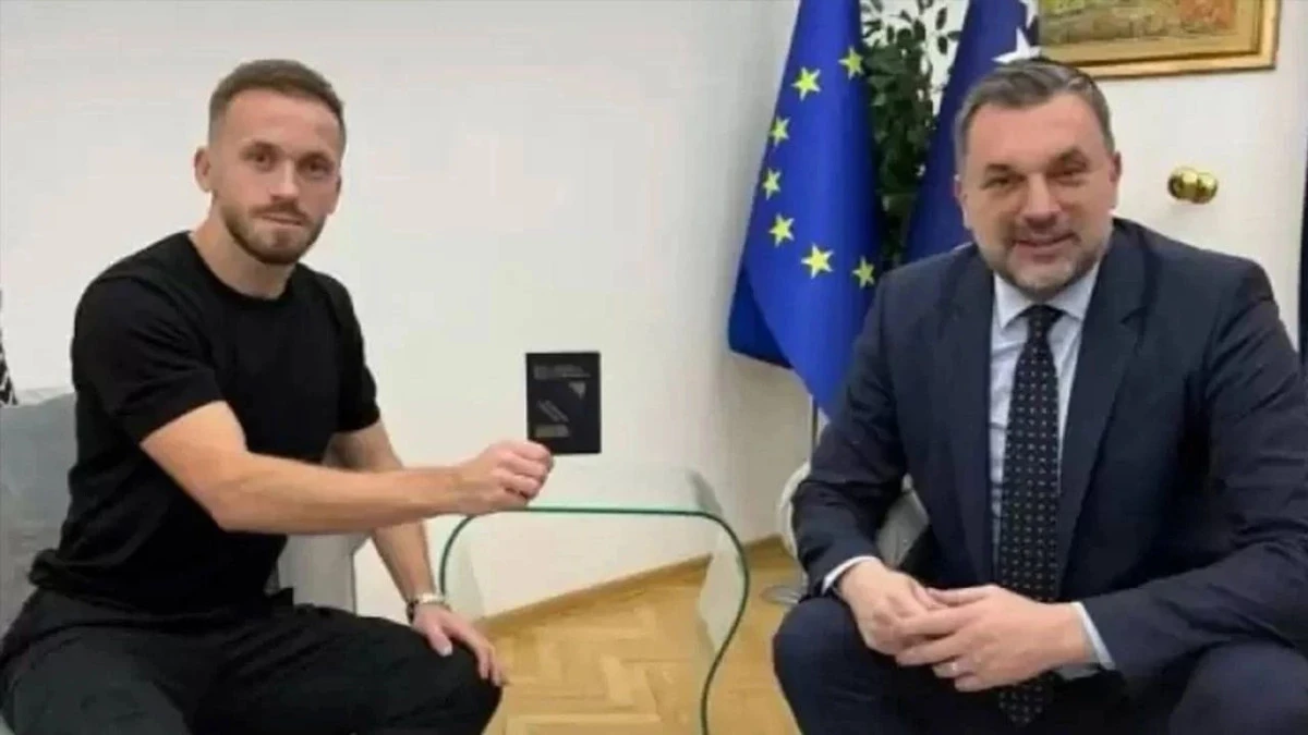 Edin Visca'ya &uuml;lkesinden diplomatik pasaport