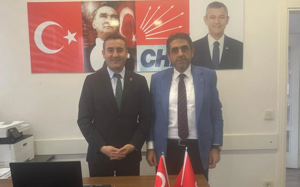 Erhan Vergili&rsquo;den CHP Sarıyer İl&ccedil;e Başkanı Mehmet Kubat&rsquo;a ziyaret