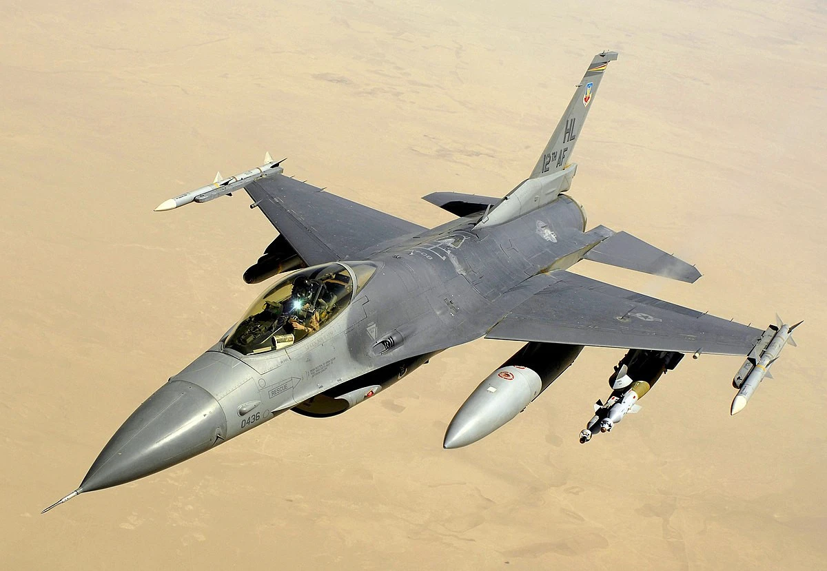 F-16 eğitim uçuşunda düştü