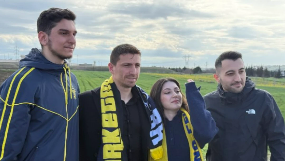 Fenerbah&ccedil;eli yıldız s&ouml;z&uuml;n&uuml; tuttu: D&uuml;ğ&uuml;ne koştu