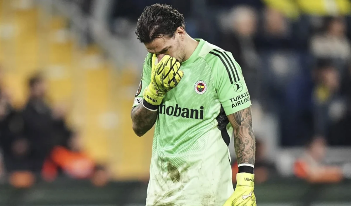 Fenerbah&ccedil;e&rsquo;nin radarında yeni isim: Ederson ile yollar ayrılıyor mu?