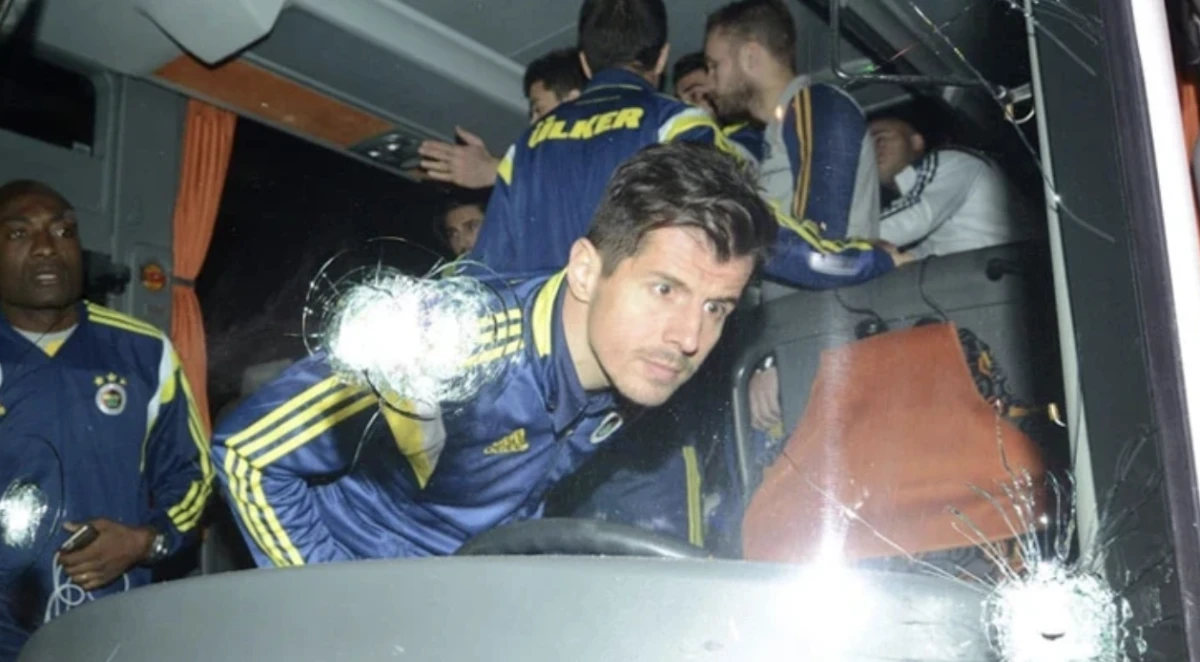 Fenerbah&ccedil;e&rsquo;nin takım otob&uuml;s&uuml; kurşunlanmıştı: AYM kararını a&ccedil;ıkladı