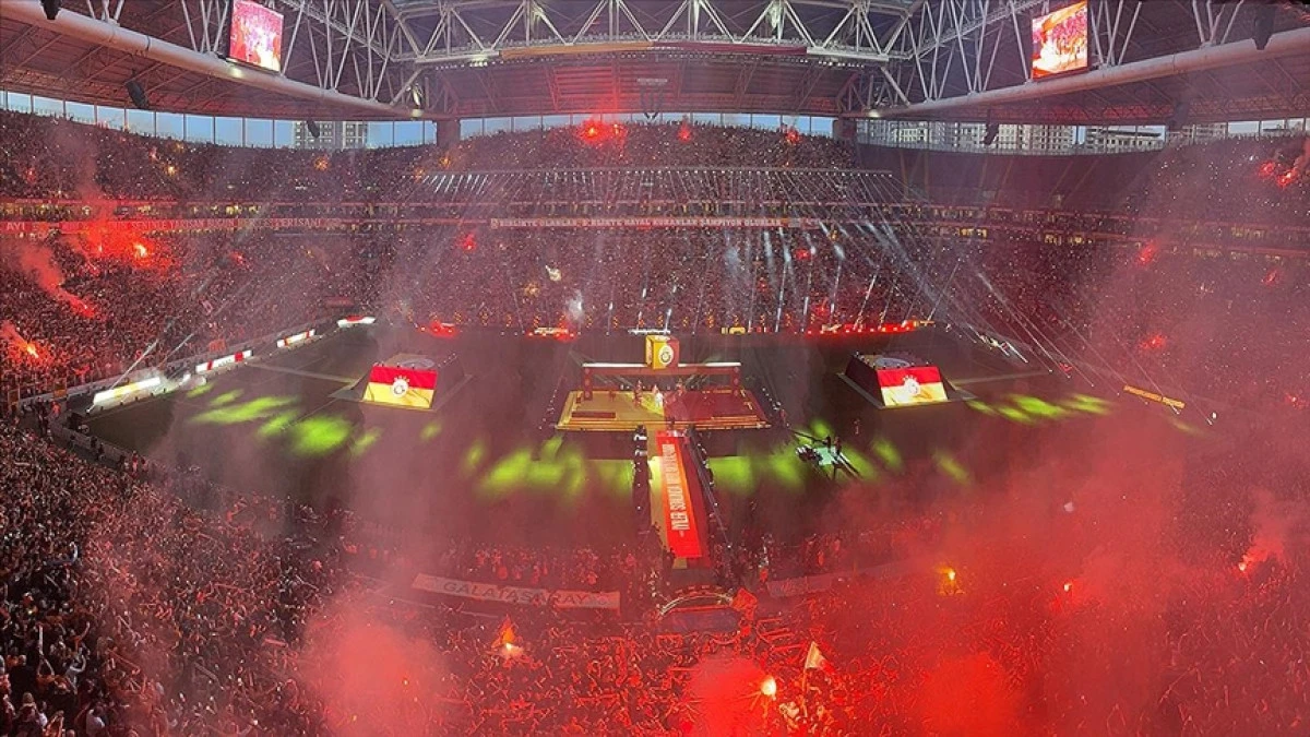 Galatasaray'da kutlama zamanı! Bilet fiyatları a&ccedil;ıklandı