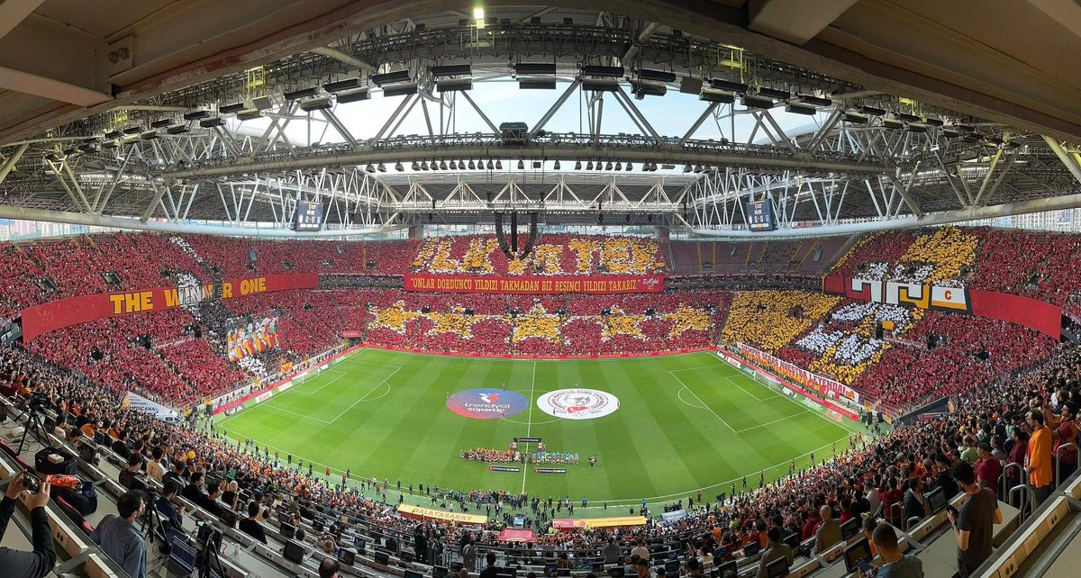 Galatasaray'dan rekor gelir! Oradan da para kazanacak