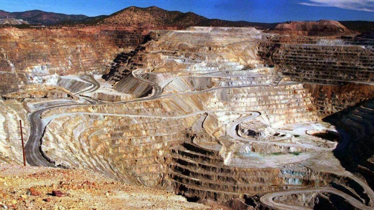 Genç Muhtar Su Kaynaklarına Zarar Veren Maden İçin Mücadele Ediyor