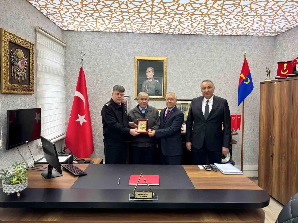 İneg&ouml;ll&uuml; &ccedil;ift&ccedil;i t&uuml;m mal varlığını jandarmaya bağışladı