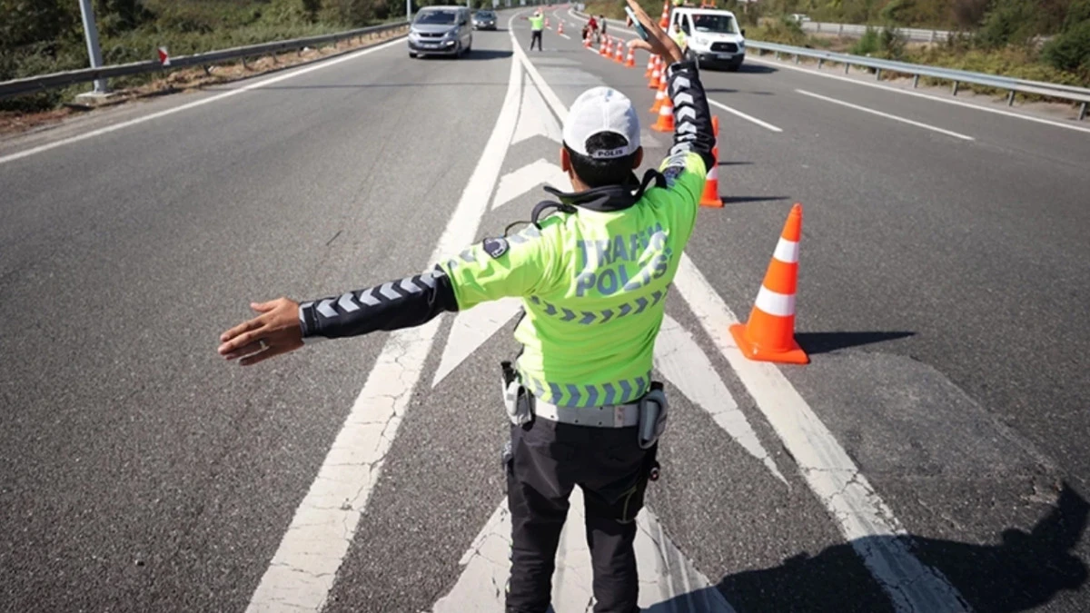 İstanbul'da s&uuml;r&uuml;c&uuml;ler dikkat! Bu yollar trafiğe kapalı olacak