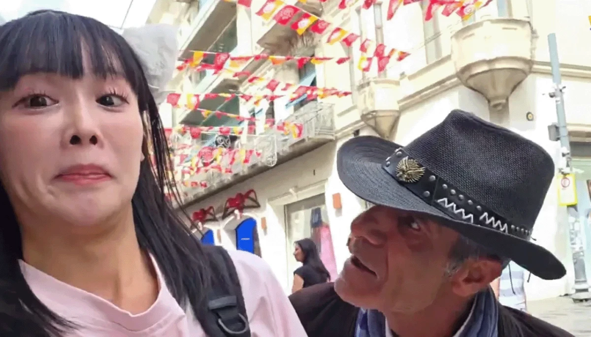 İstiklal'de Japon yayıncı taciz edilince esnaf araya girdi
