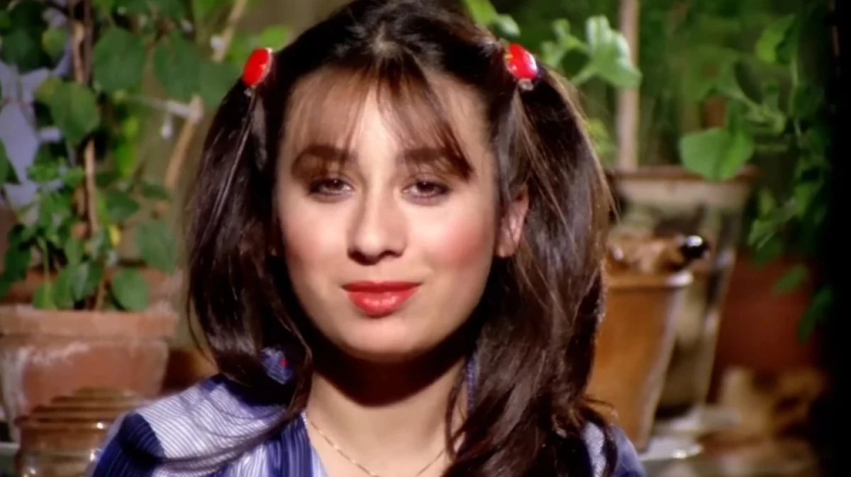 Kanseri yenmişti: &Uuml;nl&uuml; Yeşil&ccedil;am oyuncusu şimdi bor&ccedil; batağında!