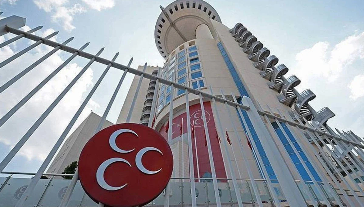 MHP&rsquo;de peş peşe istifalar! İki il&ccedil;e başkanı g&ouml;revini bıraktı