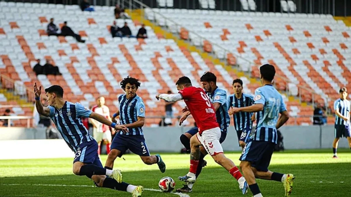Sivasspor -40 puanlı Adana Demirspor 'a diş ge&ccedil;iremedi