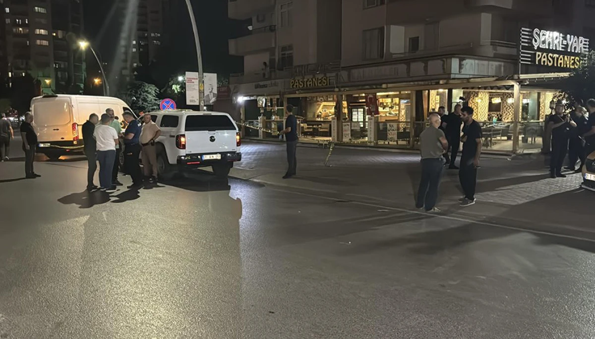 Şüpheli daha 16 yaşında: Pastaneye el bombası attı!