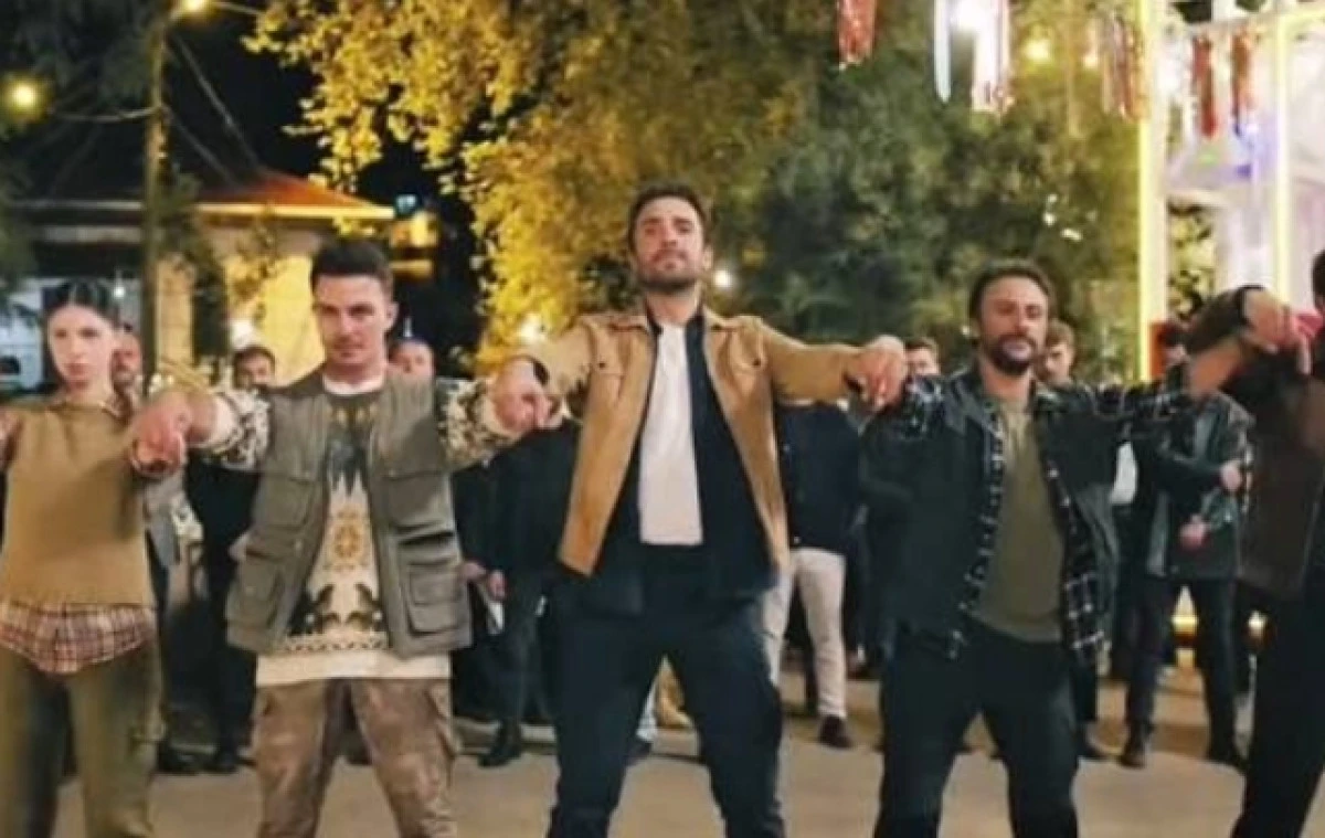 &lsquo;Taşacak Bu Deniz&rsquo;de beklenmedik ayrılık! Seyircinin en sevdiği...