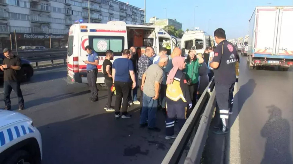 Yol Tartışması Zincirleme Kazaya Dönüştü: 13 Yaralı